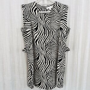 NWT Lumiere Black & White Zebra Print Ruffly Flowy Breezy Blouse - Size Large